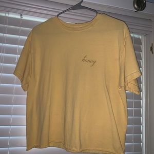 NEVER WORN BRANDY MELVILLE HONEY SROP T SHIRT